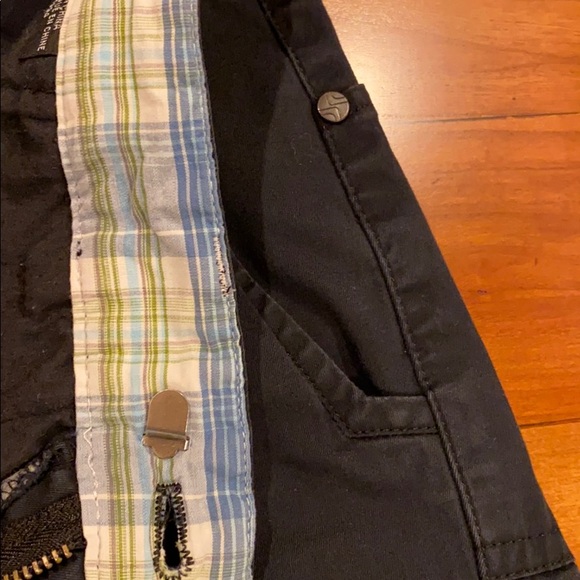 CROSS branded  Black shorts  size large. - Picture 9 of 9